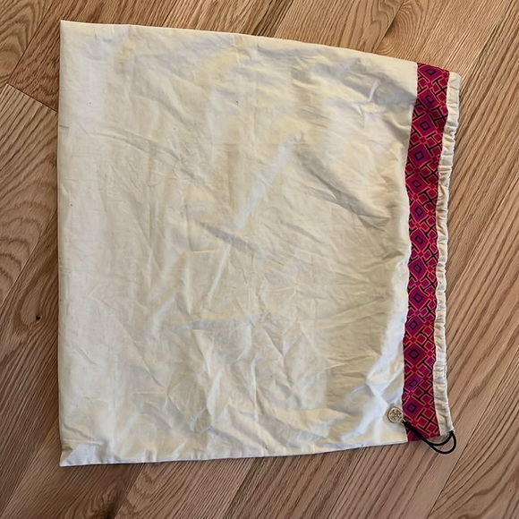 Tory Burch Perry bag in like new condition - Picture 7 of 7